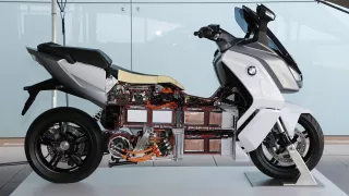 Pohodlí na BMW C Evolution zlepšuje podvozek nasta