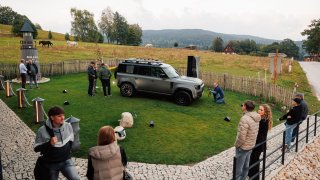 Defender OCTA, česká premiéra