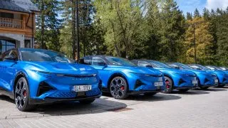 Alpine A390