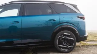 Peugeot E-5008 Dual Motor