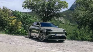 Už je lepší než spalovák? Elektrický Cayenne je nejvýkonnější Porsche všech dob
