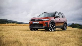 Řídili jsme nejlevnější velké SUV s cenou 549 000 Kč. Je to konečně normální auto pro normální lidi