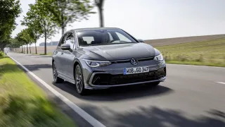 Volkswagen Golf 8 (2020) - elektrifikované verze