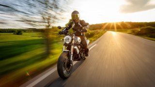 Ducati Scrambler 1100 carshot 4