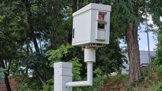 Až 4500 Kč za překročení rychlosti o 1 km/h. Při cestě do zahraničí jsme dostali absurdní pokutu