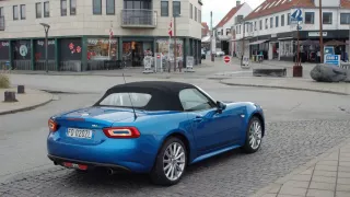 FIAT 124 SPIDER exteriér 9