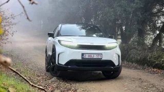 Svezli jsme se v nové Toyotě Urban Cruiser. Překvapila nás svými skvělými dovednostmi v terénu