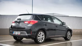 Toyota Auris Hybrid 2