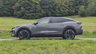 Peugeot 5008 Dual Motor