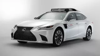 Autonomní vůz TRI-P4 Lexus