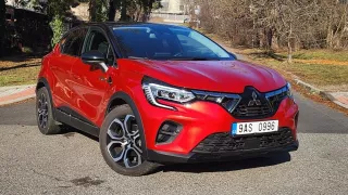 Mitsubishi ASX oblékli ve francouzském butiku. A hodně prokouklo