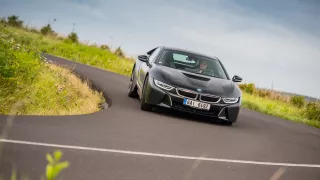 Provětrali jsme hybridní BMW i8 v edici Protonic F