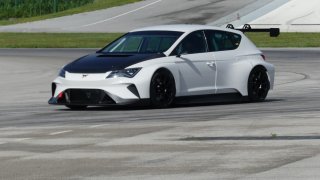 CUPRA e-Racer testy na okruhu v Chorvatsku