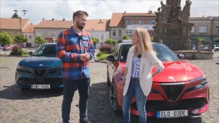 Je Alfa Romeo Junior lepší s benzinovým, nebo elektrickým pohonem? Vyzkoušeli jsme oba