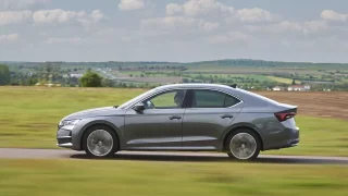 Škoda už používá jen naftu vyrobenou z odpadních olejů. Můžete si ji natankovat i do starších aut