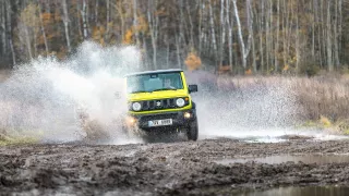 Suzuki Jimny vs. Ford Ranger Raptor