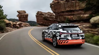 Audi e-tron test rekuperace na PikesPeaku