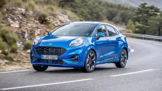 Test Ford Puma ST-Line 1.0 EcoBoost Hybrid pohledem ženy: Spojení zábavy a vizuální líbivosti