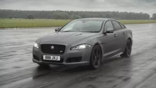 Jaguar XJR575 2