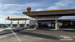 Řidiči často nadávají, ale ve skutečnosti má ČR jedny z nejkvalitnějších a nejlevnějších paliv v EU