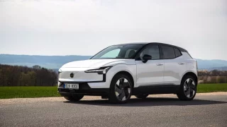 Volvo EX30 své skandinávské kořeny nezapře. Rodina bude mít ale trochu problém s místem