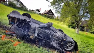 Hammond je po těžké automobilové nehodě po operaci