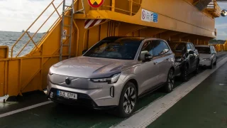 Vyrážíme elektromobilem do Švédska. Čeká nás 2500 km, ostrovy, trajekty zdarma i Göteborg