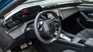 Test Peugeot 408 GT hybrid