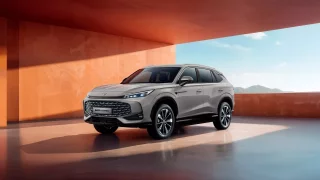 Nové MG HS Hybrid+ kombinuje solidní výkon s malou spotřebou. Cena začíná hluboko pod milionem