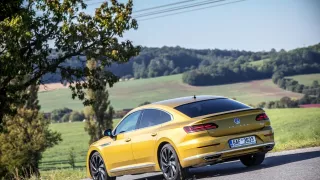 Volkswagen Arteon R-Line 2.0 TSI jízda 13