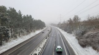 Komentář: V prosinci nastala tuhá zima. A jen ještě víc ukázala, jak řidiči nemyslí