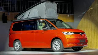 Nový Volkswagen California je nejpraktičtější v historii. Na naftu nezanevřel, ale bude i hybrid