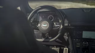 Nový Aston Martin DB12