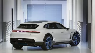 Porsche Mission E Cross Turismo 