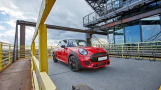 MINI John Cooper Works nad Ostravou