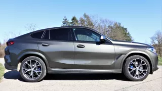 BMW X6 M50i