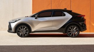 Řídili jsme mezi prvními. Nová Toyota C-HR je oproti předchůdci výkonnější a má lepší jízdní vlastnosti