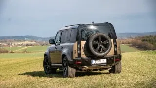 Test Land Rover Defender P300e