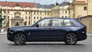 Rolls-Royce Cullinan Frozen Lakes