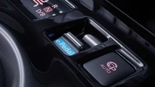 Bašta elektromobilů zakázala systém, který elektromobilisté milují. Mohli by být neohrabaní