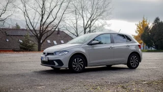 Volkswagen Polo zůstává normálním autem. I se základní cenovkou pod 400 tisíc má co nabídnout