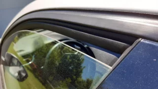 Pokuta až 5000 Kč za pootevřené okénko. Policie trestá přestupek, který řidiči ani neznají