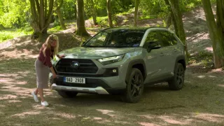 Recenze Toyoty RAV4 2,5 Hybrid AWD Adventure