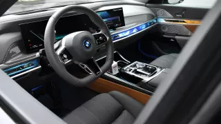 BMW M760e xDrive