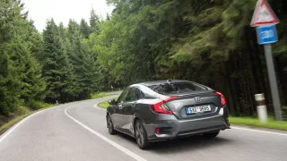 Nová Honda Civic s motorem 1.5 VTEC jezdí skvěle. 