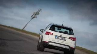 SEAT Arona 1.0 TSI jízda 8