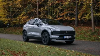Volvo EX30 ukazuje, že nejmenší nemusí znamenat nejslabší. Výkonu má na rozdávání