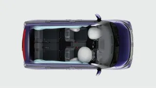 Toyota má rodinné auto za 380 tisíc korun. Sedadla umí složit tak, že se promění na ložnici