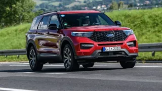 Nový Ford Explorer má pod plynem dynamit. Odstěhoval by přitom menší město