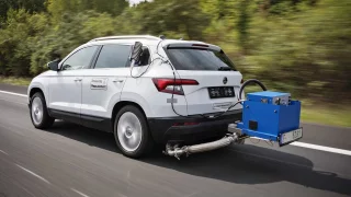 Komentář: Nová revize emisních pokut ve vývoji aut nic nezmění. Jen oddaluje současný problém